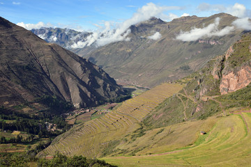 Fototapeta na wymiar Terrasses incas de la Vallée sacrée à Pisac au Pérou