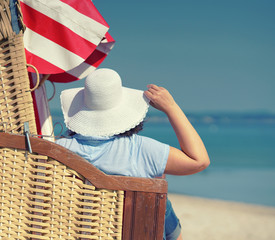 Sommer am Strand, Frau mit Hut