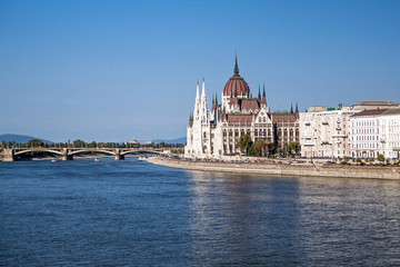 Obraz premium Hungarian parliament in Budapest on the Danube river