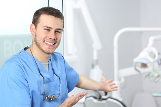 Dentist inviting you to his office