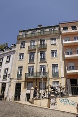 Rue pav&eacute;s &agrave; Lisbonne, Portugal