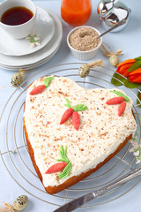 Karotten- Kuchen in Herz- Form