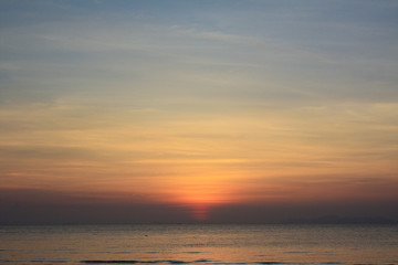 Fototapeta na wymiar Sunset with cloud formation