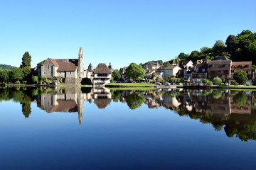 Fototapeta na wymiar Beaulieu sur Dordogne