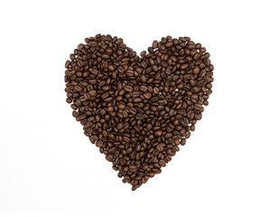 Obraz na płótnie Canvas Heart of coffee beans isolated on white background.