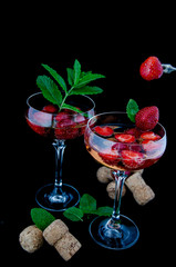 Erdbeeren im Sektglas