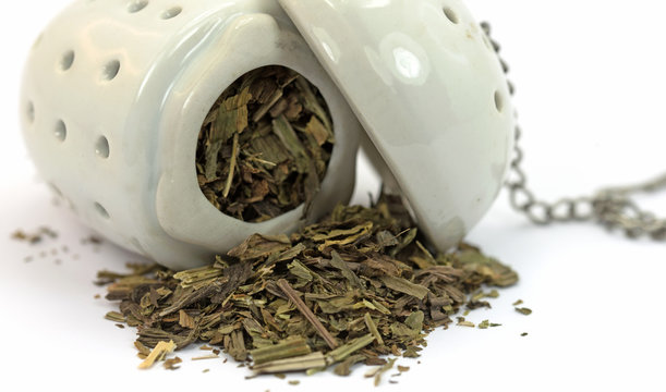 Kr&auml;utertee im Teeei