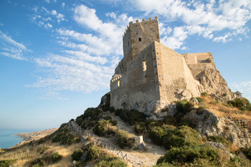 Fototapeta na wymiar Castello di Montechiaro