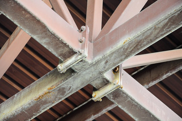 Detalle de unión de celosía metálica, estructura de acero