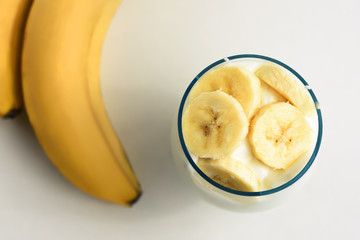 Banana pudding on a light background