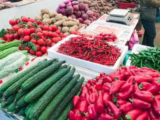Foto op Canvas vegetables near counter on market in Yangshuo © vvoe