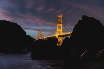 Golden Gate Bridge at night - obrazy, fototapety, plakaty
