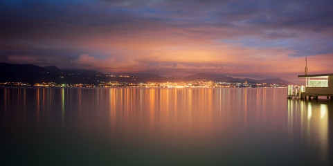 Obraz premium Nightfall at Pully by Lake Leman (Lake Geneva) in Switzerland