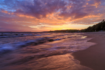 Obraz premium Colorful sunset at beach
