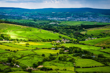 Obraz premium Scenic view English countryside on springtime in Forest of Bowland, Lancashire, England UK