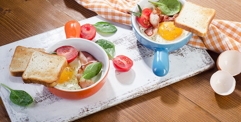 Fried eggs with bacon