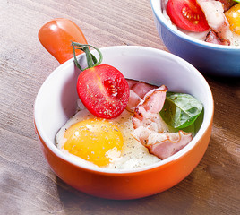 Fried eggs with bacon