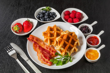 ワッフル　ベルギー料理　Waffle Belgium dish