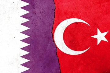 Little crack. Flags: Qatar, Turkey