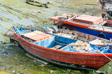 Fototapeta na wymiar Colorful fishing boat