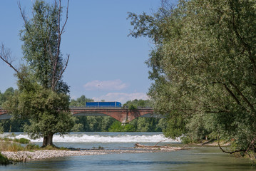 Obraz premium Ponte sul fiume adda