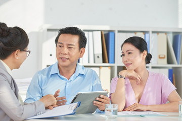 Talking to estate agent