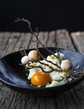 Dig&Yuml;e&ndash;es desert dish, made of chirimoya alegre, mandarin and carrot cake, citrus pure and chirimoya snow at a restaurant, Barrio Vitacura, Santiago, Chile.