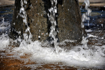 Bewegtes Wasser, Detail einer Wasserfontäne von einem Springbrunnen