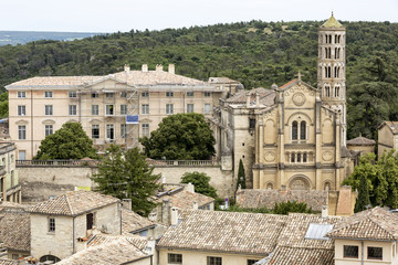 Fototapeta premium Der romanische Glockenturm der Kirche in Uzes, Südfrankreich