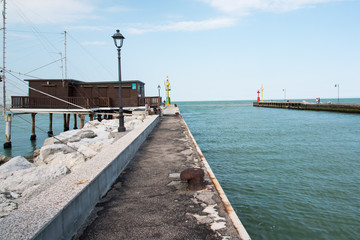 Obraz premium Fishing huts in the canal harbor of Cesenatico. Romagna coast
