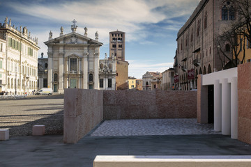 Mantova, Piazza Sordello con Palazzi