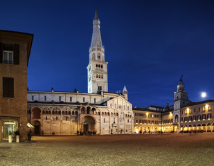 Modena, Notturno della Cattedrale a Piazza Grande