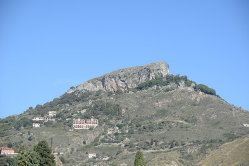 Fototapeta na wymiar Hügel bei Taormina