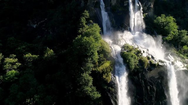 Aerial 4K - Cascata dell'Acqua Fraggia - Val Bregaglia (IT)