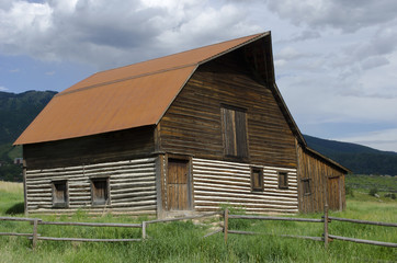 Fototapeta na wymiar Steamboat Springs Barn