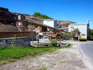 Fototapeta na wymiar Wyjazd z kopalni Melafiru