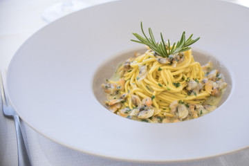 seafood, mussels, pasta, food, dish, meal, plate, cuisine, spaghetti, lunch, sauce, italian