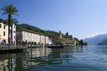 Fototapeta na wymiar riva di solto sul lago di iseo da visitare per turismo lombardia italia europa