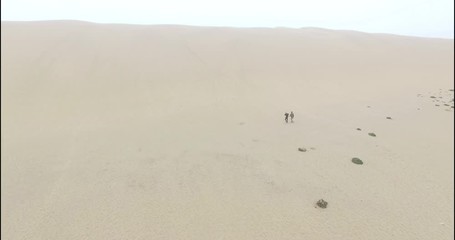 Aventuriers dans le désert Namibien