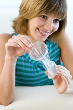 Model Female condom