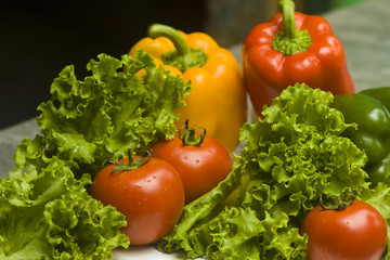 Obraz na płótnie Canvas Tomatoes and lettuce