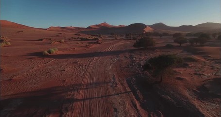 Pleine désertique en Nambibie vue du ciel