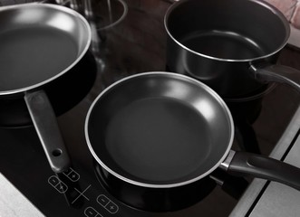 Kitchenware for cooking classes on electric stove