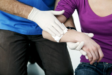 First aid techniques In case of abundant bleeding, press hard directly on the wound with your hands