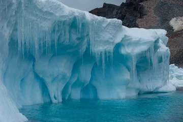 Fototapete Rund Iceberg and icicles in Antarctica © Achim Baqué