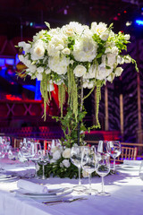 big bouqet of wihte flowers in interior