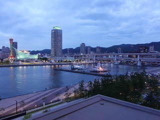神戸、夜の始まり