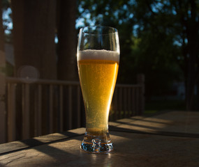 Beer in glass_center