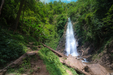 Obraz premium Khun Korn Waterfall