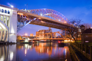 Naklejka premium Detroit–Superior Bridge Cuyahoga River in Cleveland, Ohio